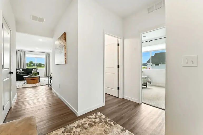 5-web-or-mls-3468-Kachina-Ave-NE-05-1